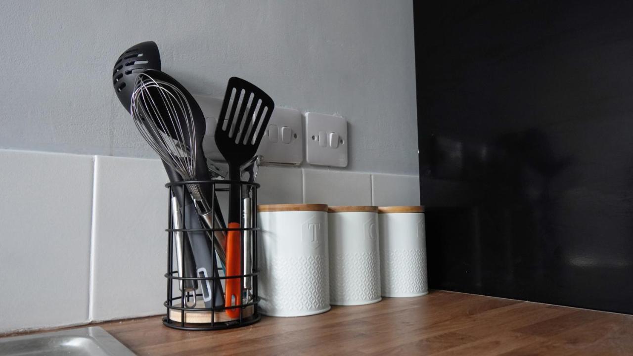 Portobello House - Four Bedroom House Perfect For Contractors - Sleeps 6 - Free Parking 울버햄프턴 외부 사진