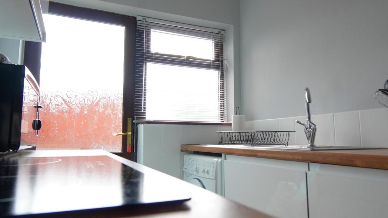 Portobello House - Four Bedroom House Perfect For Contractors - Sleeps 6 - Free Parking 울버햄프턴 외부 사진