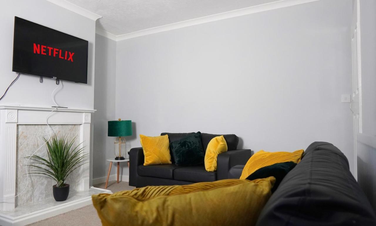 Portobello House - Four Bedroom House Perfect For Contractors - Sleeps 6 - Free Parking 울버햄프턴 외부 사진
